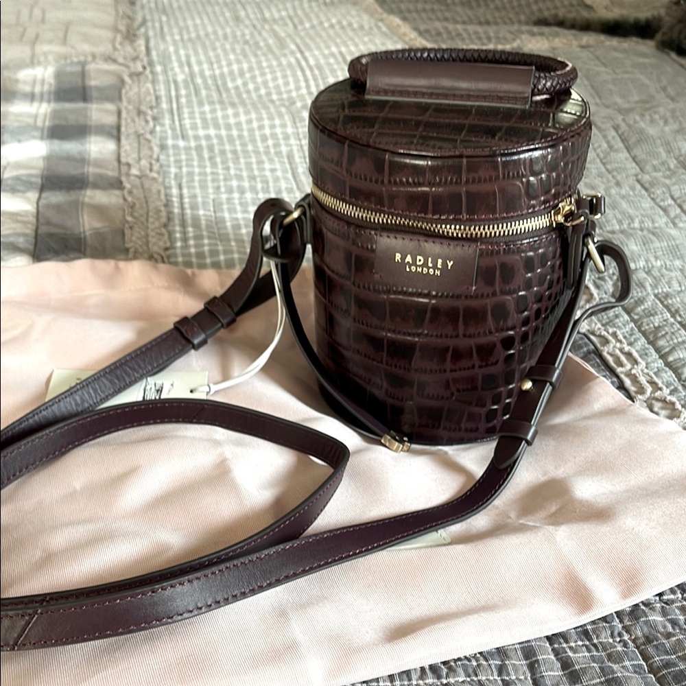 Radley London Leather Bucket Crossbody Bag * NWT